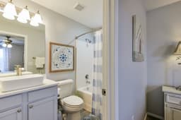 3BR Retreat w/ Views | Near SDC — Master bathroom