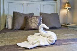 3BR Retreat w/ Views | Near SDC — Master bedroom details